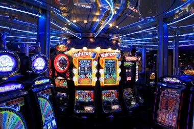 User interface for Counter-Strike 2 live casino betting on misteruntung88 slot